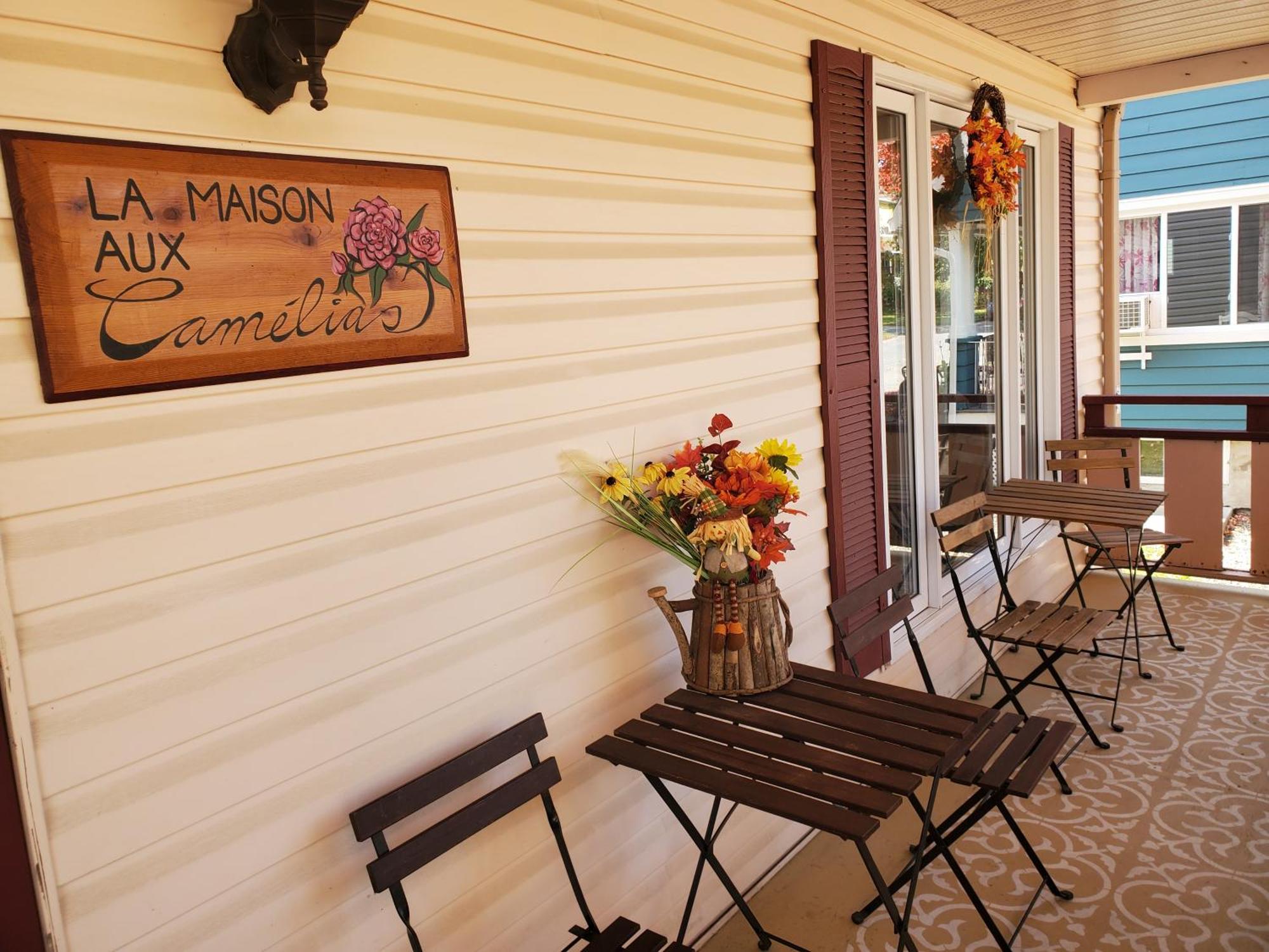 La Maison Aux Camelias Bed and Breakfast Coaticook Exterior foto